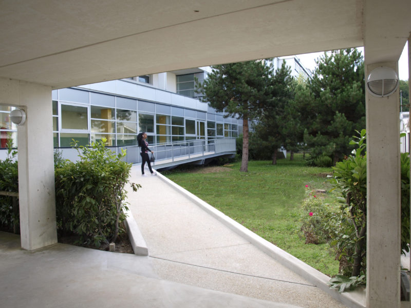 Accessibilité handicaps lycée Pays-de-la-Loire